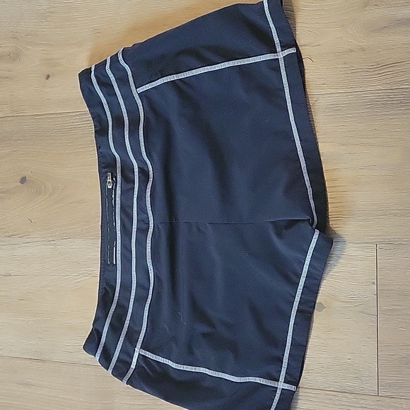 Athleta Black Athletic Shorts Size Large - Picture 3 of 4